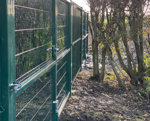 V mesh gate 0002 tatton fencing V mesh gate