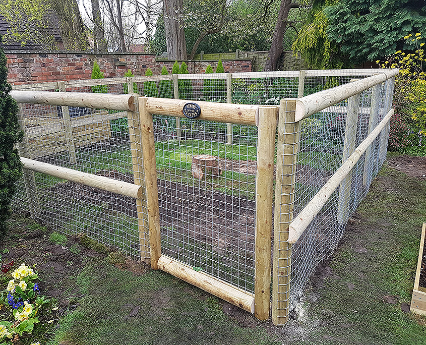 bespoke dog and chicken pens 01 tatton fencing bespoke dog and chicken pens 01 tatton fencing