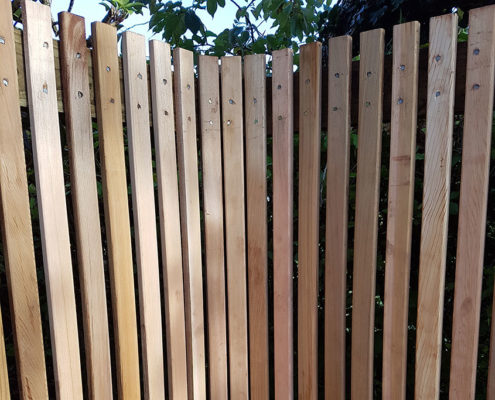cedar pale vertical fencing 03 tatton fencing cedar pale vertical fencing 03 tatton fencing