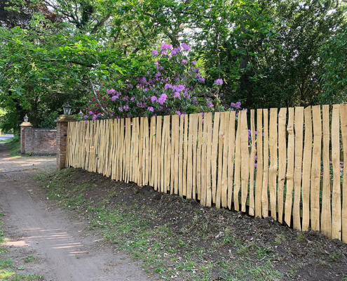 cleft-oak-pale-09-tatton-fencing cleft oak fencing