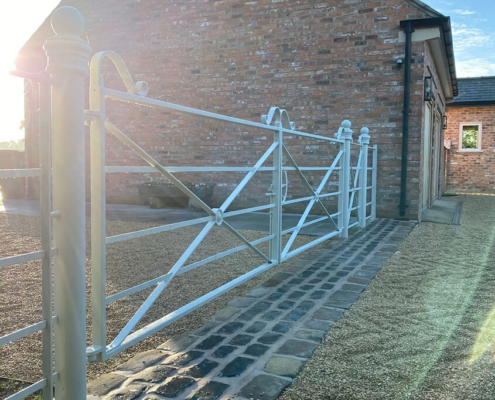 estate gate 008 tatton fencing estate gate