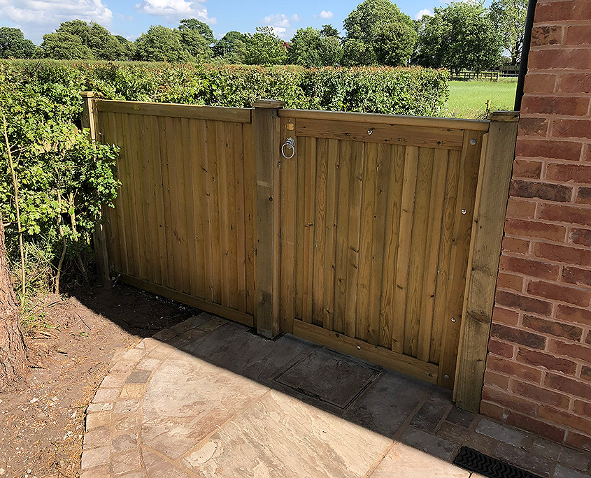 jacksons-fencing-111 small side gate
