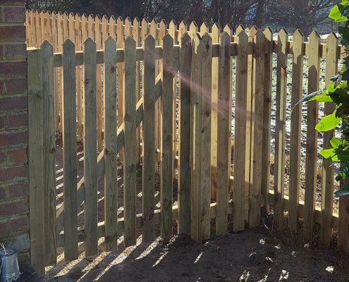 Picket fencing