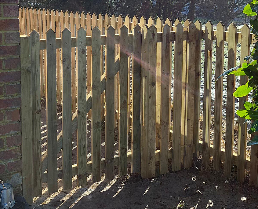 Picket fencing