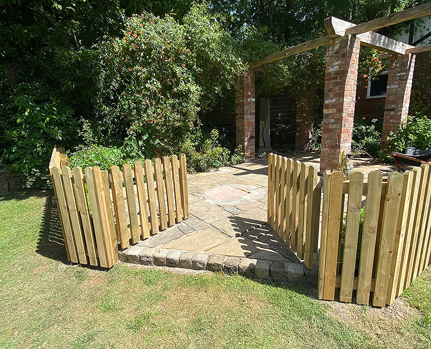 Picket fencing