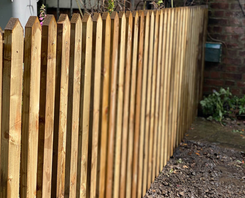 Picket fencing