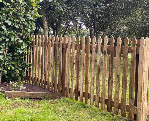 Picket fencing