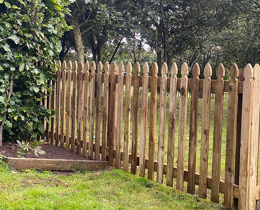 Picket fencing