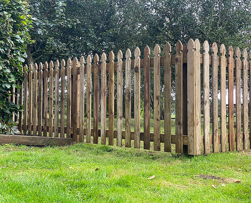Picket fencing