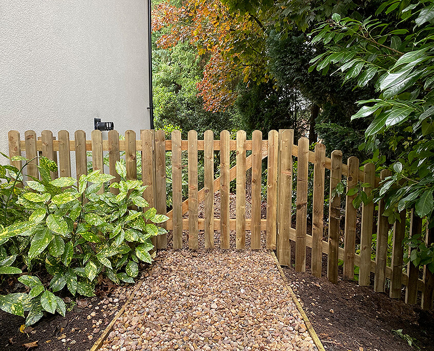 Picket fencing