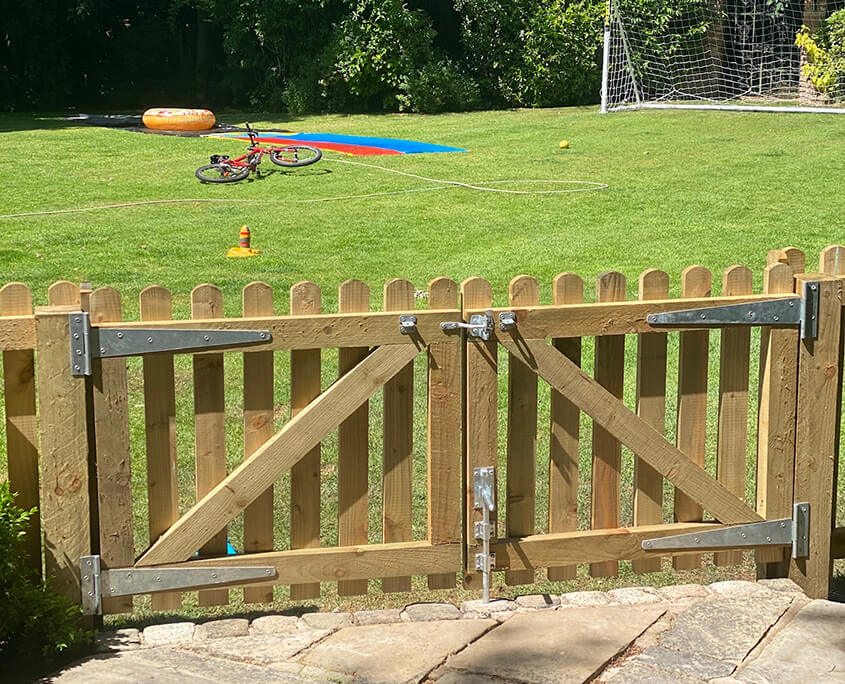 picket gates 0004 tatton fencing picket gates