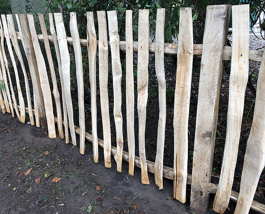 rustic oak pale fencing 05 tatton fencing rustic oak pale fencing 05 tatton fencing