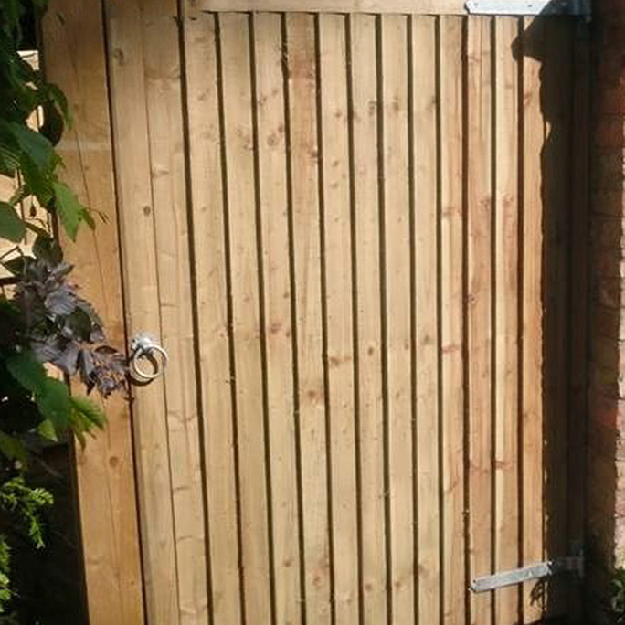 side-gate-15-tatton-fencing featherboard gate