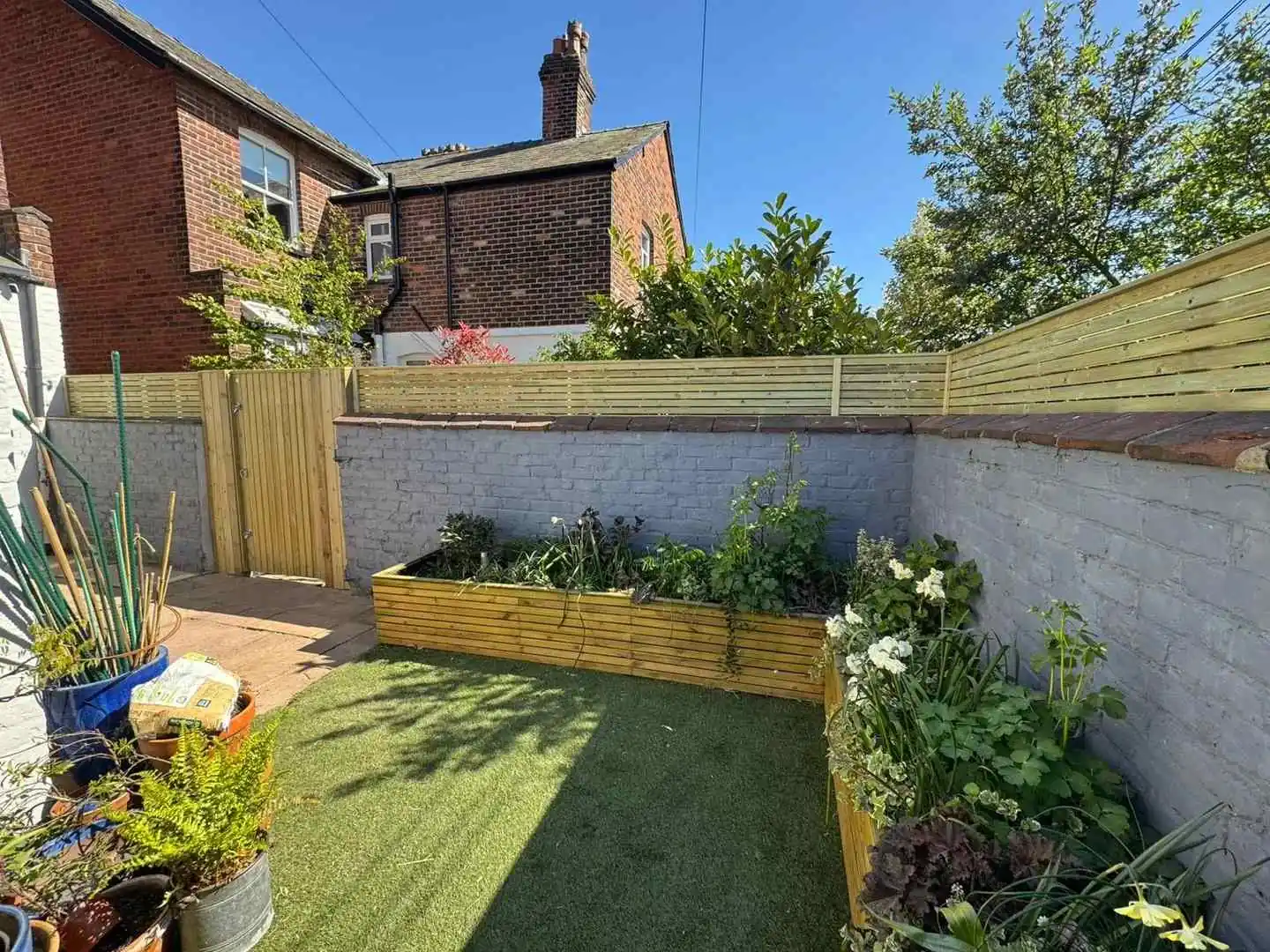 Venetian fencing installation by Tatton Fencing