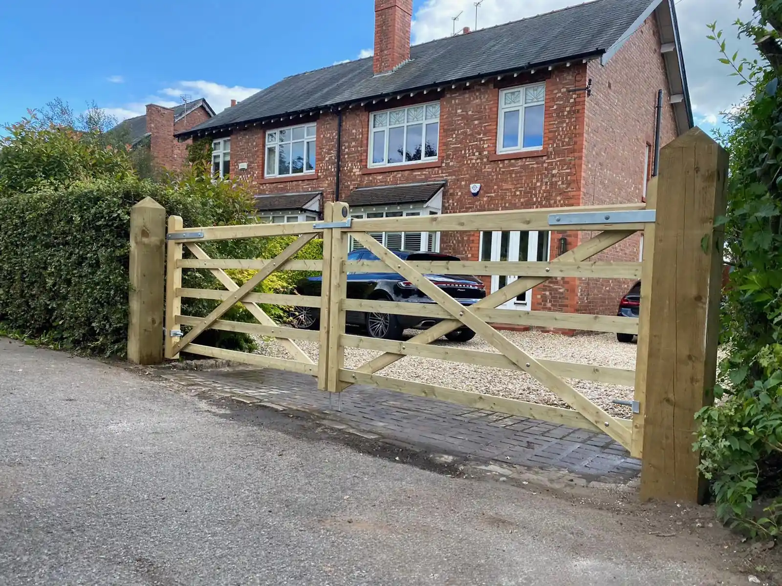 Entrance Gates installation by Tatton Fencing